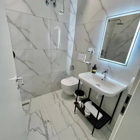 Jona Lovely 1 Two Bedroom Ap Τίρανα